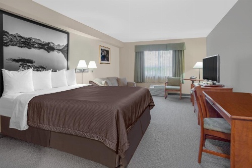Super 8 by Wyndham Sault Ste Marie On image 14