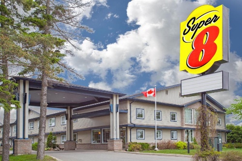 Super 8 by Wyndham Sault Ste Marie On image 9